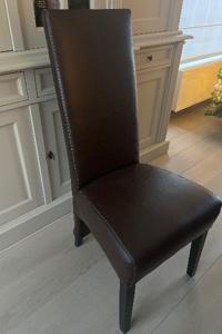 Zes lederen stoelen in perfecte staat