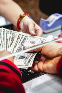 Allerlei financiële en adviesdiensten.